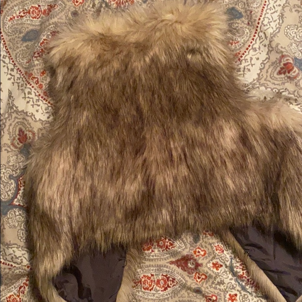 Faux fur vest - Picture 2 of 2